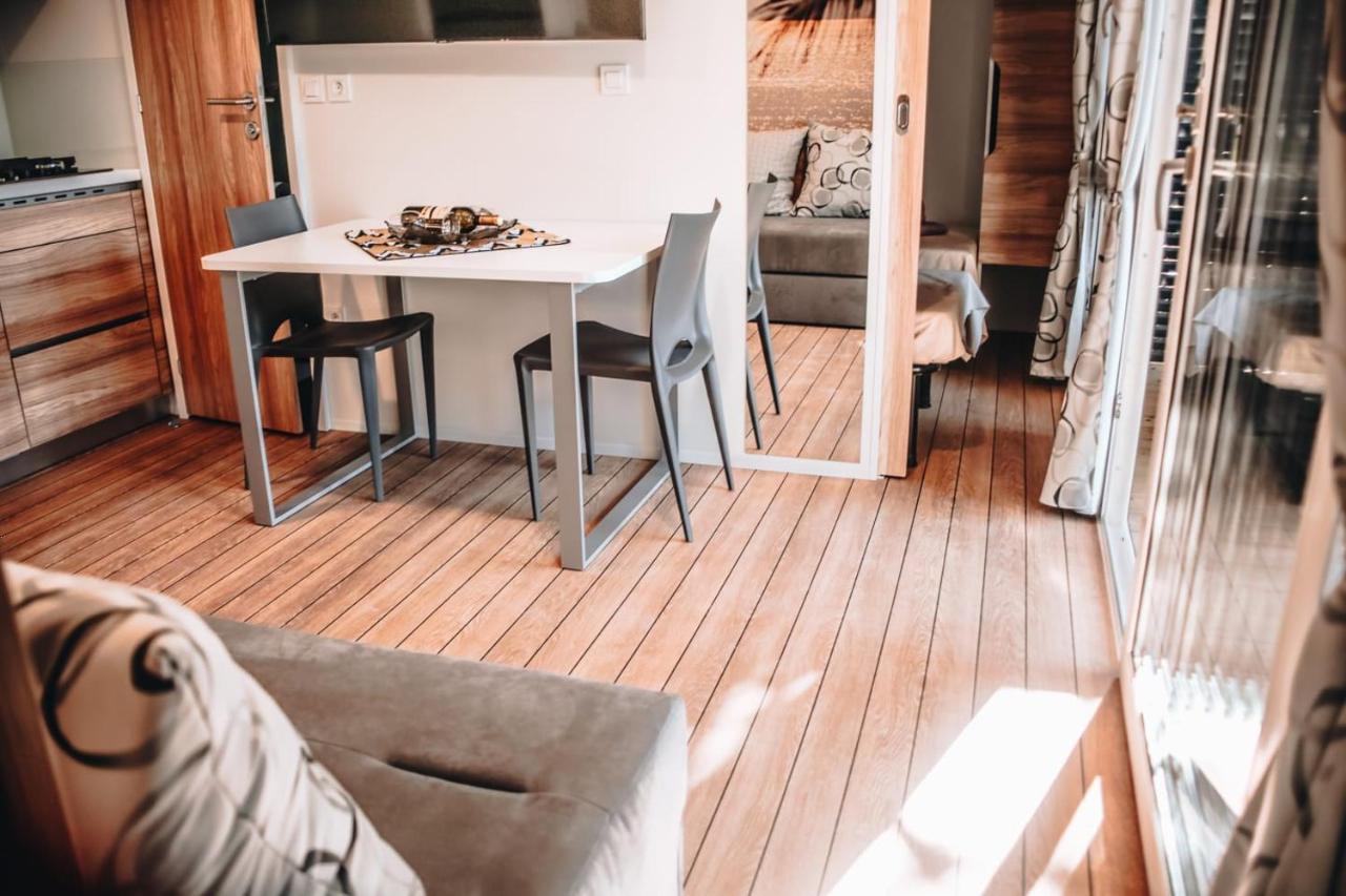 Mobile Home Kailani Nr 121, Camping Porton Biondi Rovinj Exterior photo